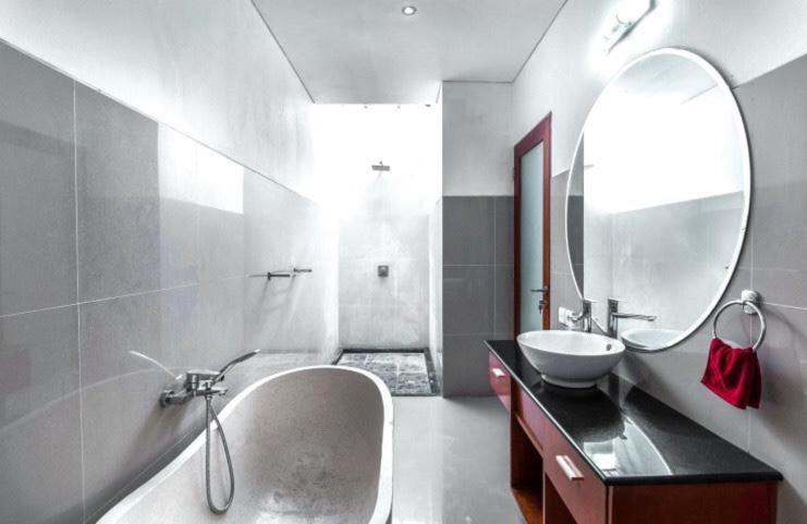 Villa Angel 2 - Canggu Shortcut, Staff Included Εξωτερικό φωτογραφία